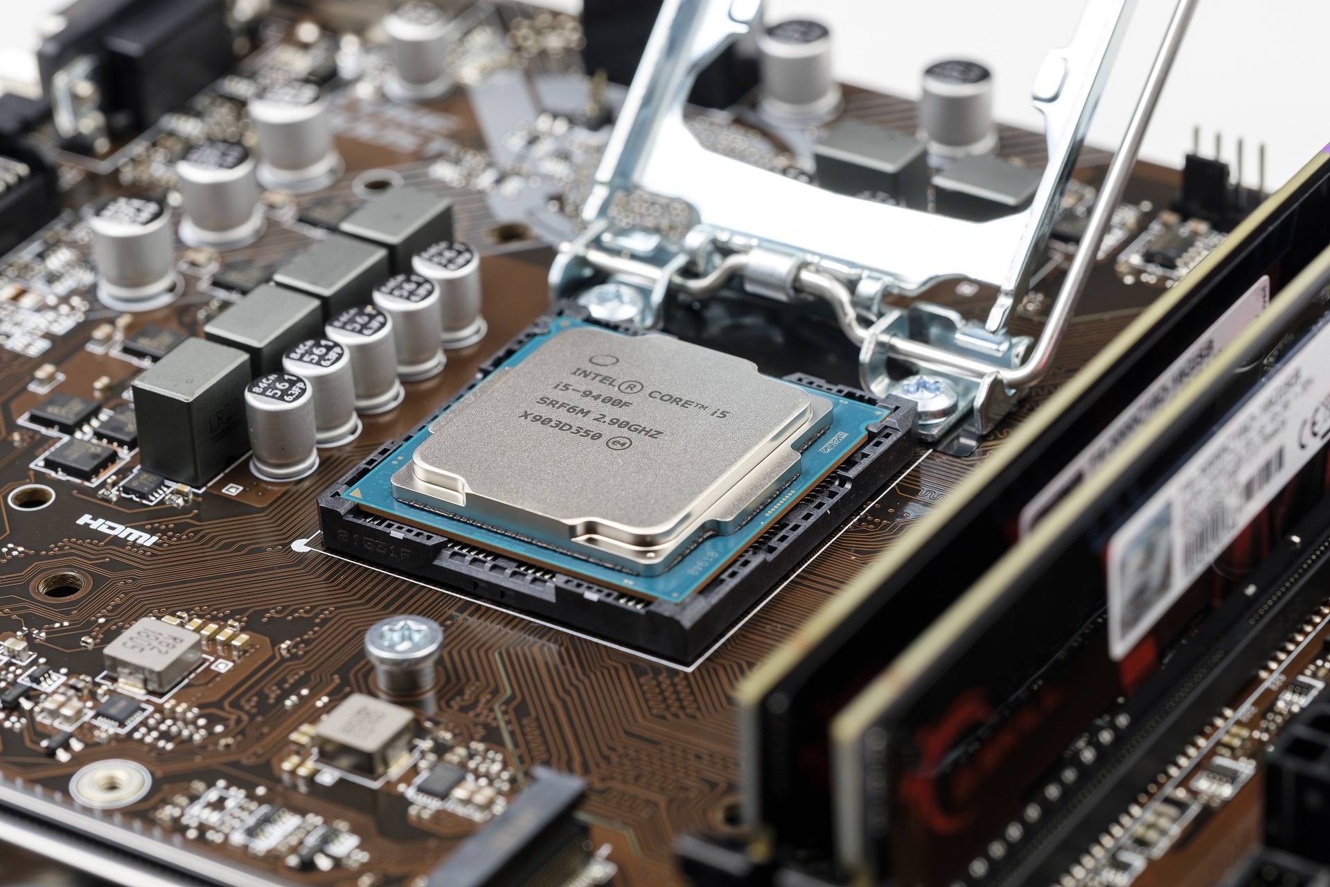 Intel ili AMD
