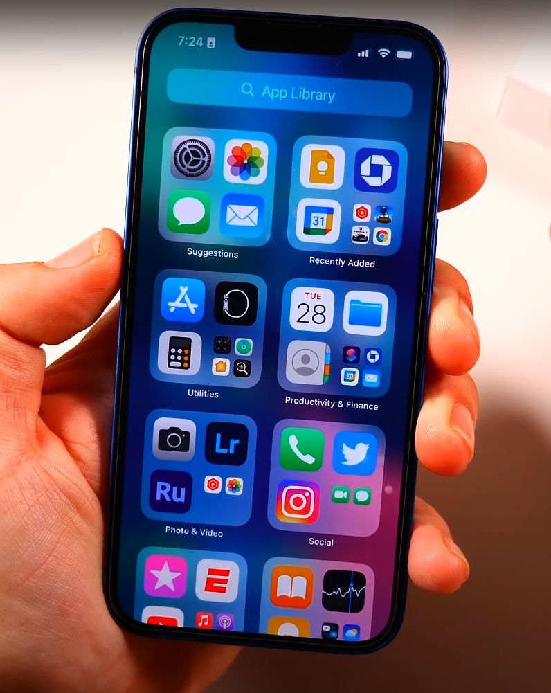 Ekran iPhone 13