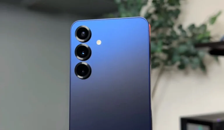 Samsung Galaxy S25 pregled: prekrasan kompaktni telefon!
