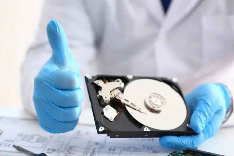 Kako riješiti problem sa žutim trokutnim upozorenjem za računarski disk?
