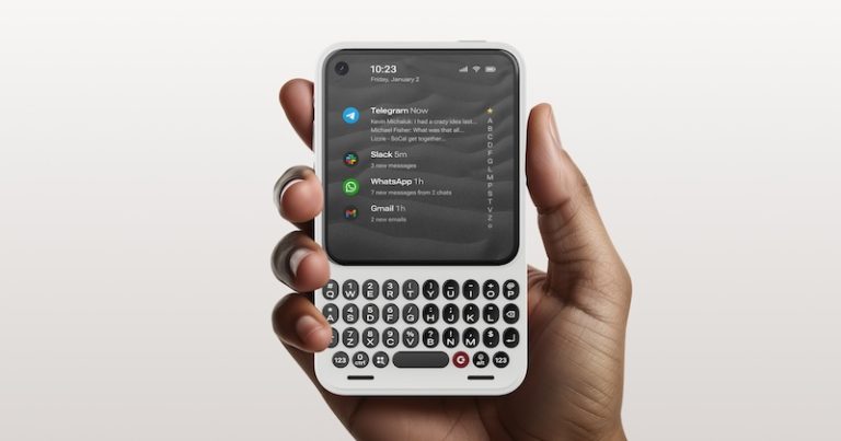 Clicks Communicator: minimalistički telefon koji želi da vas spasi od vas samih
